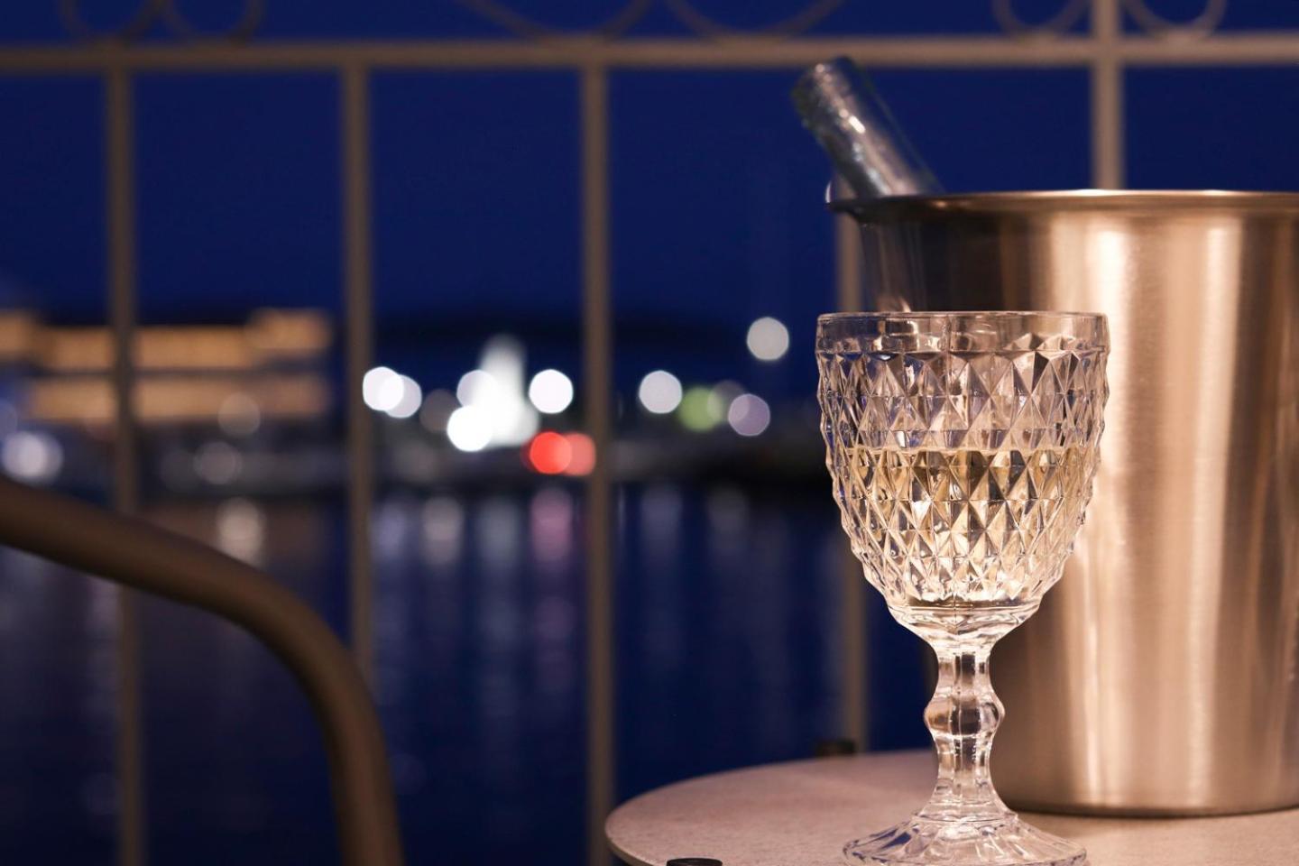 Emilia Suites Ermupoli Exteriér fotografie