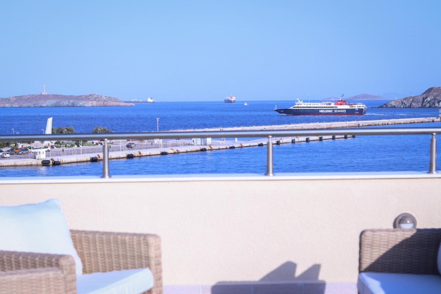 Emilia Suites Ermupoli Exteriér fotografie