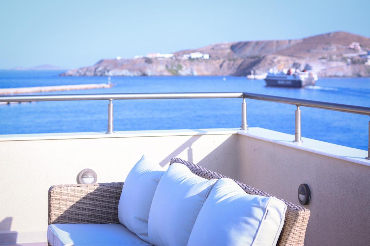 Emilia Suites Ermupoli Exteriér fotografie